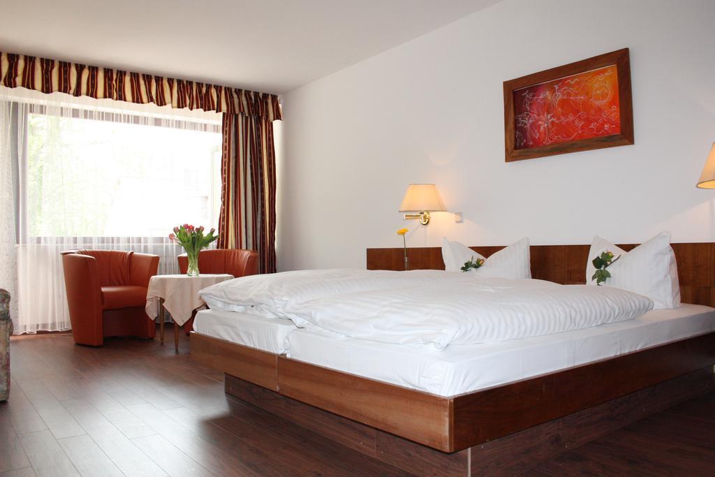Hôtel Sathya Ayurveda à Bad Orb Extérieur photo